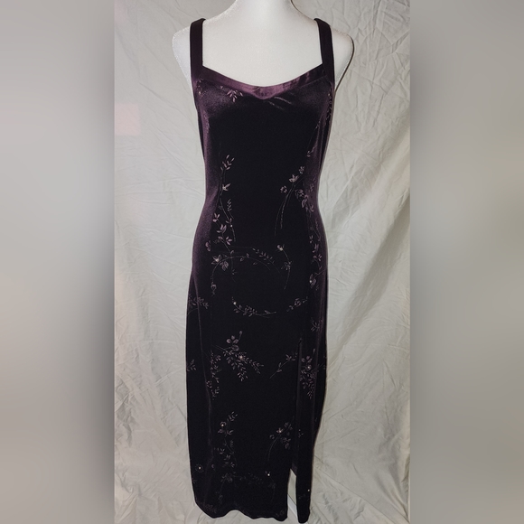 Dresses & Skirts - Formal Dress Velvet Rhinestone Burgundy Plum metallic High slit Med